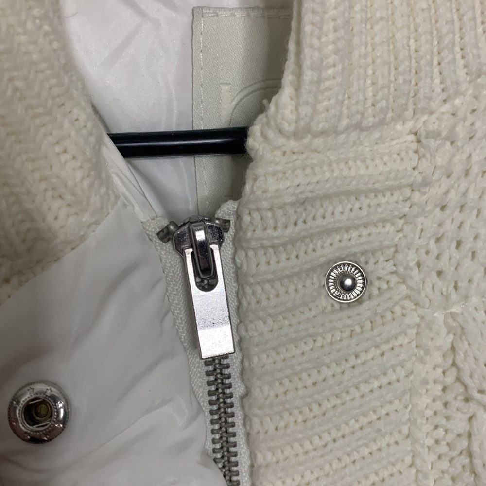 Women’s Maurice’s cable knit cream vest, small - Picture 4 of 7